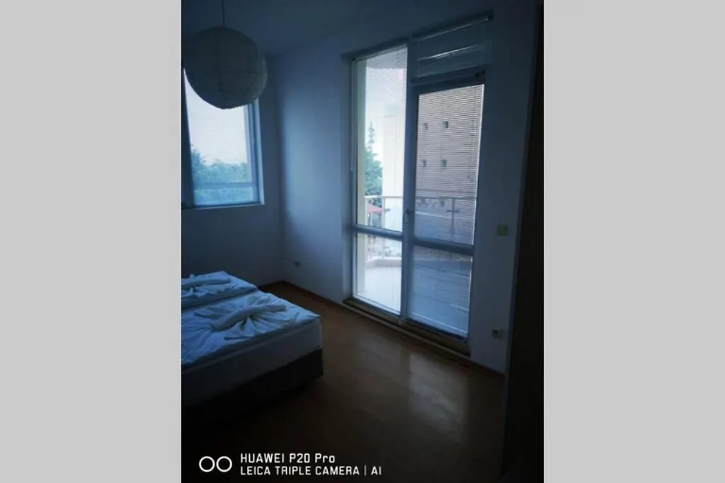 Kabakum Di Sea View Е Прекрасен Апартамент Намиращ Се На 20М.От Плажа. В Непосредстена Близост Има Хранителен Магазин, Аптека, Спирка На Градския Транспорт. Заведения За Всеки Вкус. Apartment Golden Sands Bulgaria