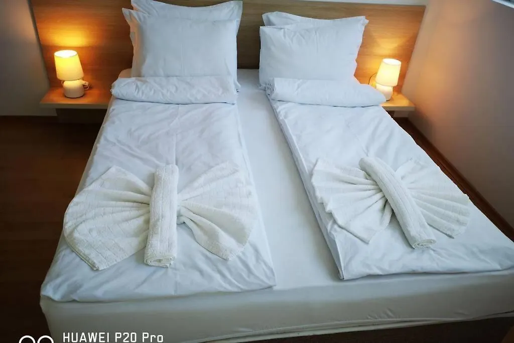 Kabakum Di Sea View Е Прекрасен Апартамент Намиращ Се На 20М.От Плажа. В Непосредстена Близост Има Хранителен Магазин, Аптека, Спирка На Градския Транспорт. Заведения За Всеки Вкус. Apartment Golden Sands Bulgaria